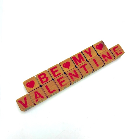 Vintage ⚜️♥️⚜️ Block Holiday Sign - Picture 4 of 10